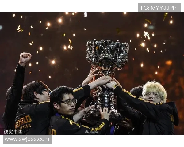 深入解析FPX战术体系揭示英雄联盟中的冠军之路 深入解析FPX战术体系揭示英雄联盟中的冠军之路